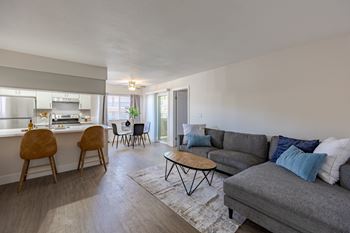 Open concept floor plan at sunset winds apartments in henderson, nv 89014